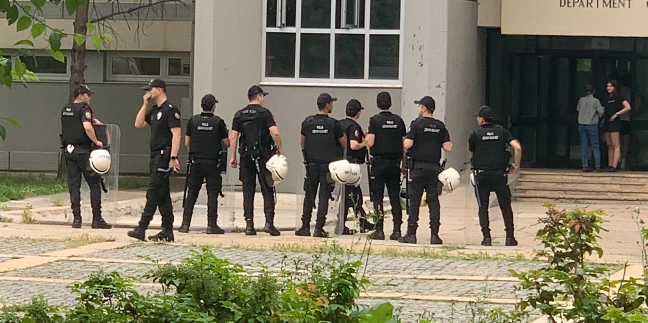 polis-saldirisina-ragmen-odtu-de-onur-yuruyusu-gelenegi-surdu